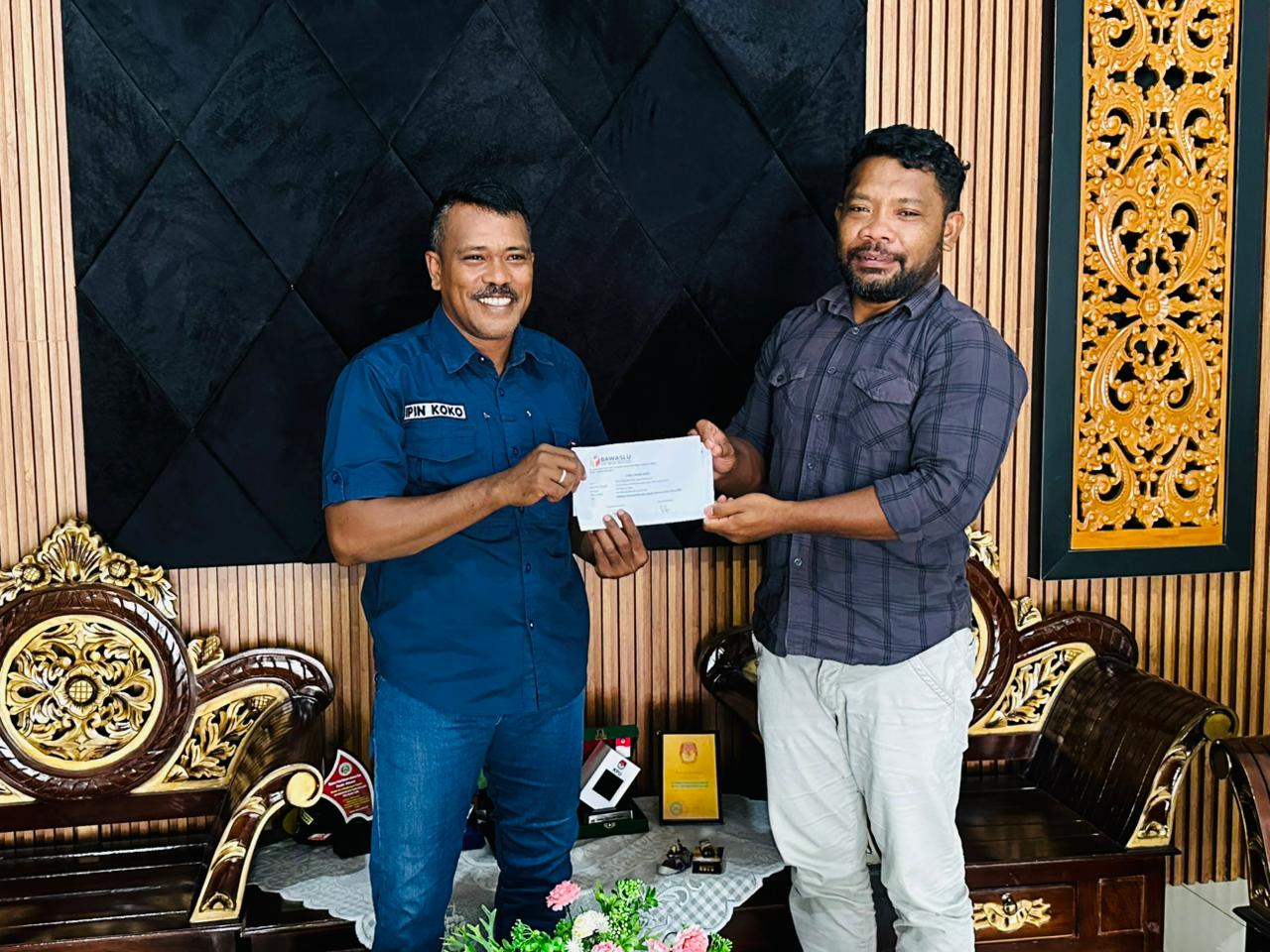Anggota Bawaslu Kota Tidore Kepulauan Supriyanto Ade sambangi KPU Tidore sampaikan Imbauan PDPB 2026